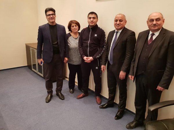 Mehman Hüseynovun həbsdən FOTOSU