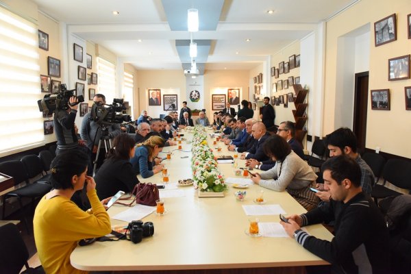 ADU-da mediatur təşkil olunub - FOTOLAR