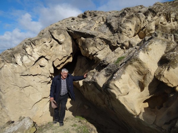 Abşeronda paleolit dövrünə aid yeni abidələr tapıldı (FOTO)