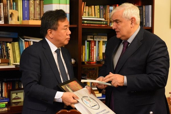Koreyanın səfiri ADU-da olub - FOTO