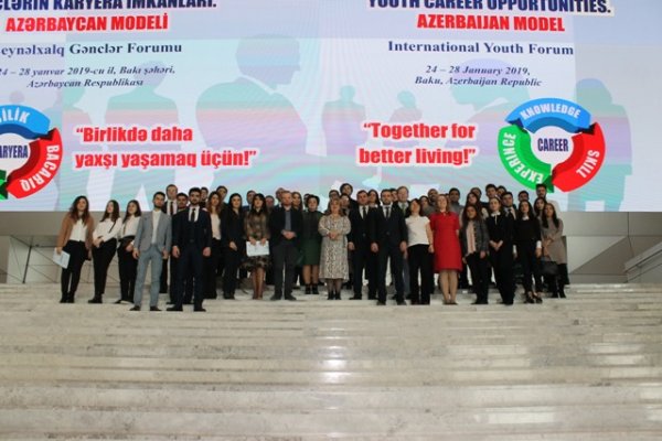 Bakıda Gənclərin Beynəlxalq Karyera Forumu keçirilir - FOTOLAR