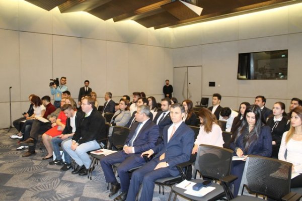 Bakıda Gənclərin Beynəlxalq Karyera Forumu keçirilir - FOTOLAR