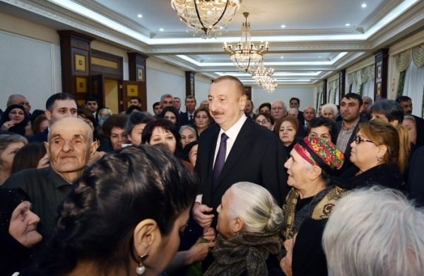 Prezidentlə xanımının şəhid ailələri ilə görüşündən FOTOLAR