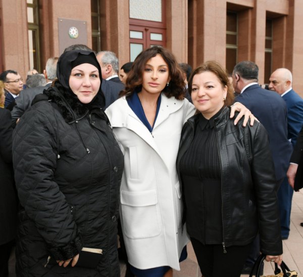 Prezidentlə xanımının şəhid ailələri ilə görüşündən FOTOLAR
