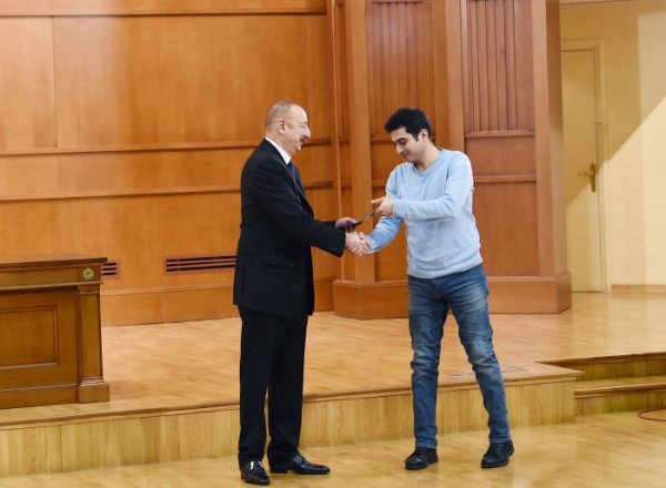 Prezidentlə xanımının şəhid ailələri ilə görüşündən FOTOLAR