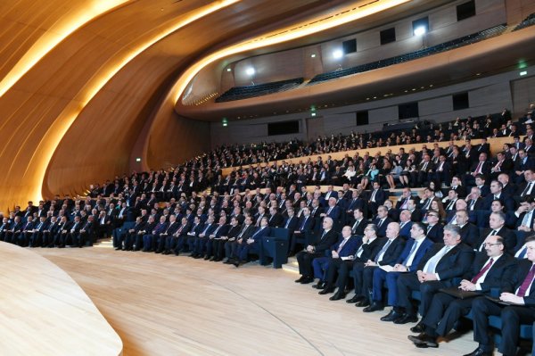 Prezident 4 ilin yekunlarına həsr olunan konfrans keçirib - YENİLƏNİB (FOTOLAR)