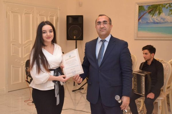 Ramiz Hüseynov gəncləri təltif etdi - FOTOLAR