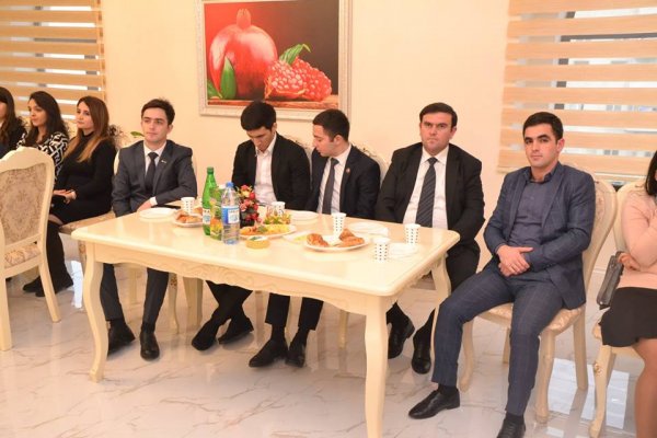 Ramiz Hüseynov gəncləri təltif etdi - FOTOLAR