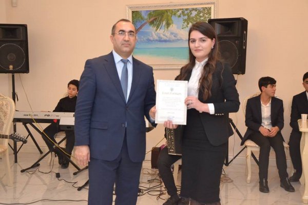 Ramiz Hüseynov gəncləri təltif etdi - FOTOLAR
