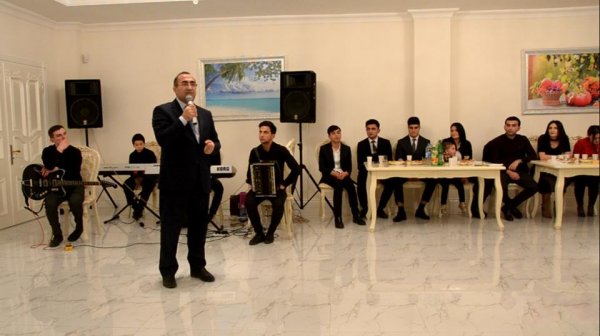 Ramiz Hüseynov gəncləri təltif etdi - FOTOLAR