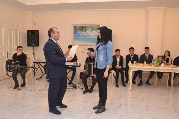 Ramiz Hüseynov gəncləri təltif etdi - FOTOLAR