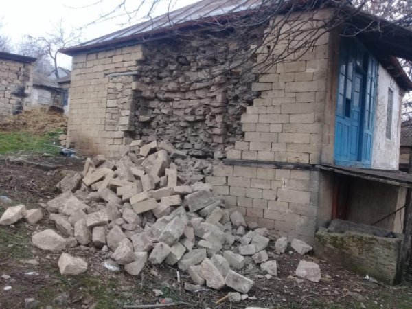 Heydər Əliyev Fondunun nümayəndələri zəlzələ bölgəsində-FOTOLAR