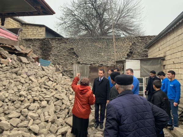 Heydər Əliyev Fondunun nümayəndələri zəlzələ bölgəsində-FOTOLAR