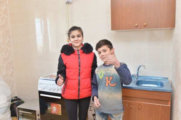 Sumqayıtda məcburi köçkünlərin yeni mənzillərə köçürülməsinə başlanılıb - FOTOLAR