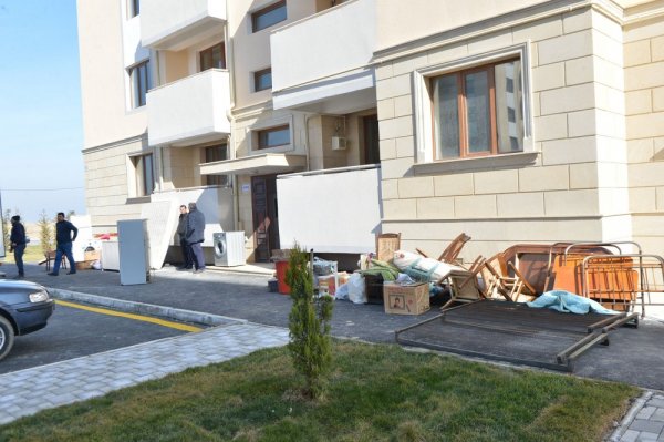 Sumqayıtda məcburi köçkünlərin yeni mənzillərə köçürülməsinə başlanılıb - FOTOLAR