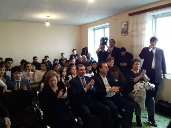 Musiqi məktəbinin kollektivi Qobustan rayonunda konsert verib - FOTOLAR Musiqi məktəbinin kollektivi Qobustan rayonunda konsert verib - FOTOLAR