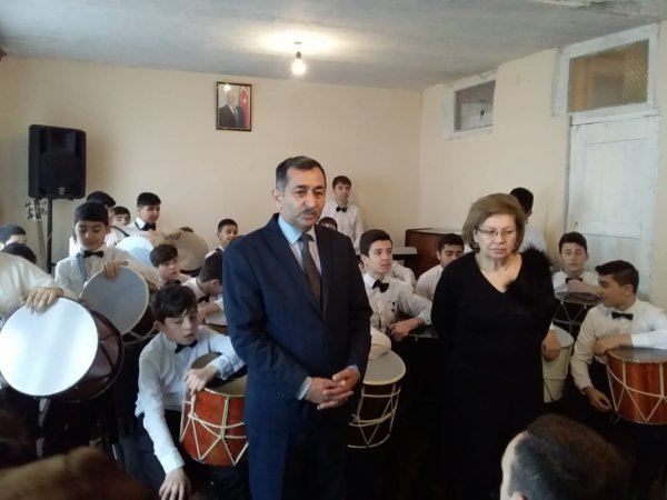 Musiqi məktəbinin kollektivi Qobustan rayonunda konsert verib - FOTOLAR Musiqi məktəbinin kollektivi Qobustan rayonunda konsert verib - FOTOLAR