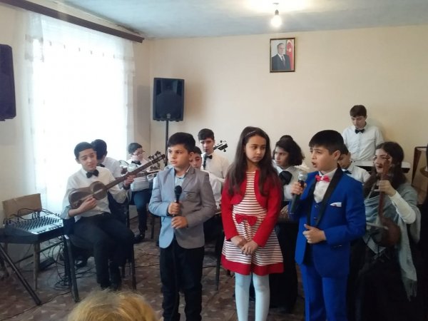 Musiqi məktəbinin kollektivi Qobustan rayonunda konsert verib - FOTOLAR Musiqi məktəbinin kollektivi Qobustan rayonunda konsert verib - FOTOLAR