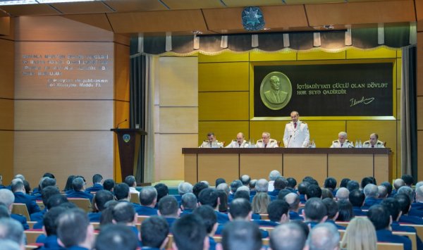 Mikayıl Cabbarov tapşırıqlar verdi - FOTO