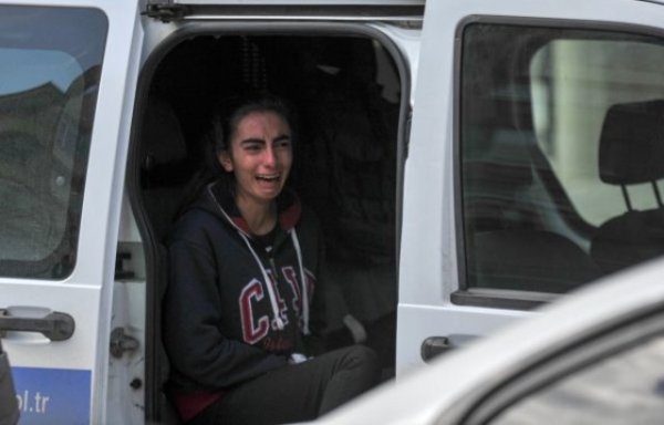 Uşaqların gözü qarşısında dəhşət: əvvəl arvadını, sonra isə... - VİDEO + FOTO Uşaqların gözü qarşısında dəhşət: əvvəl arvadını, sonra isə... - VİDEO + FOTO