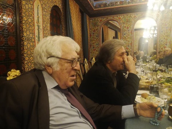 Rüstəm İbrahimbəyov Bakıya döndü, məşhurları topladı - FOTOLAR