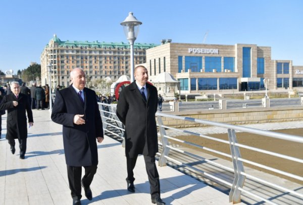 Prezident Sumqayıt bulvarında sakinlərlə görüşdü - FOTOLAR