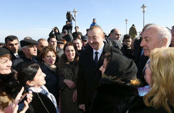 Prezident sumqayıtlı tələbənin xahişini yerə salmadı: Bu məsələni də həll edəcəyik - FOTO