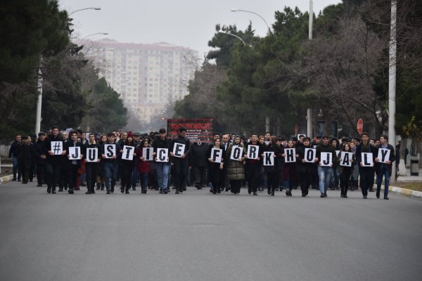 Sumqayıtda 613 tələbə yürüş etdi - FOTOLAR