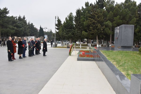 Sumqayıtda 613 tələbə yürüş etdi - FOTOLAR