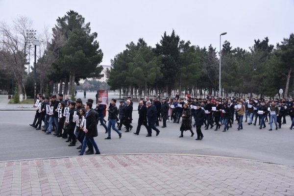 Sumqayıtda 613 tələbə yürüş etdi - FOTOLAR