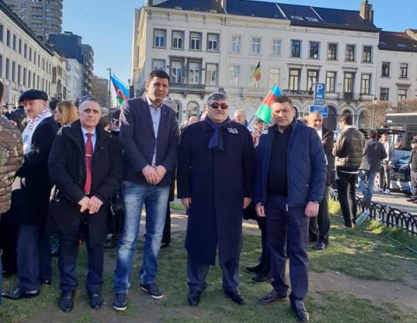 Niderlandda yaşayan azərbaycanlı vətənpərvər-FOTO