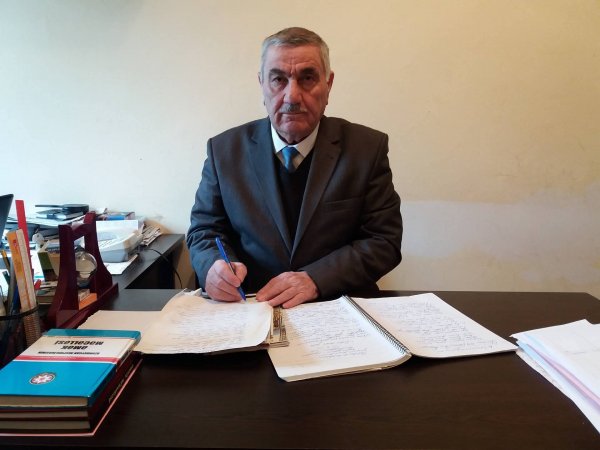 Sumqayıtda "Qəbuluna yazılmışam Allahın" deyən ziyalı 81-lərdəndir Sumqayıtda "Qəbuluna yazılmışam Allahın" deyən ziyalı 81-lərdəndir