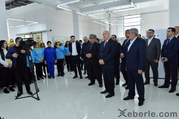 Zakir Fərəcov yeni ticarət mərkəzinin açılışında iştirak edib: 200 nəfər işlə təmin olunub - FOTOLAR