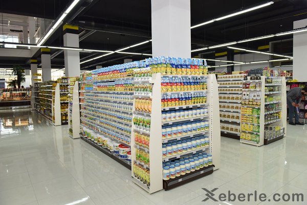 Zakir Fərəcov yeni ticarət mərkəzinin açılışında iştirak edib: 200 nəfər işlə təmin olunub - FOTOLAR
