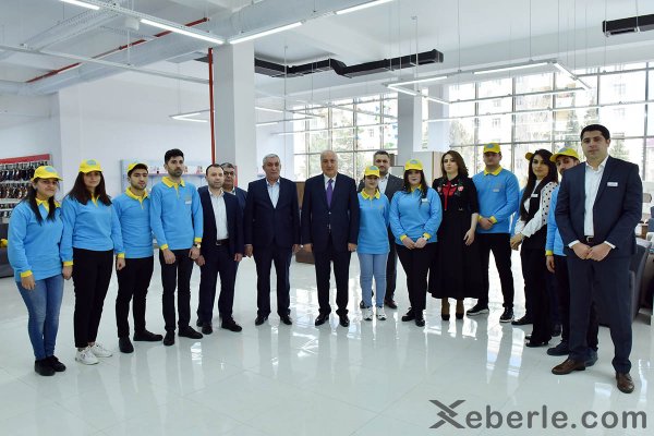 Zakir Fərəcov yeni ticarət mərkəzinin açılışında iştirak edib: 200 nəfər işlə təmin olunub - FOTOLAR