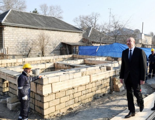 Prezident yenidən zəlzələ bölgəsində: işin gedişatını izlədi -FOTOLAR