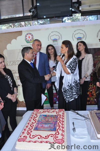 Sumqayıtda “Azərbaycan mətbəxi Qacarlar dövrünün bərpa edilmiş xörəkləri” kitabının təqdimatı - FOTOLAR