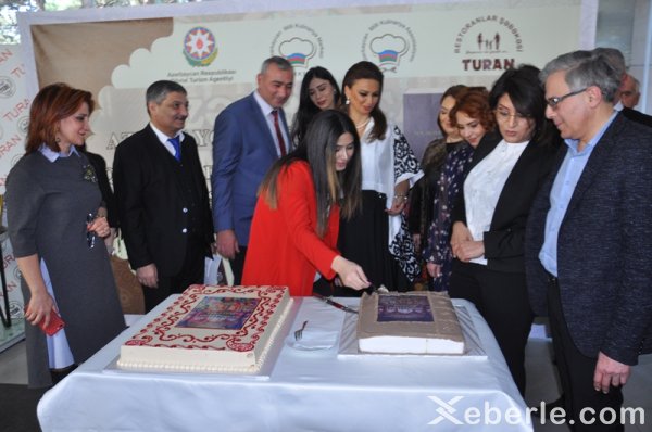 Sumqayıtda “Azərbaycan mətbəxi Qacarlar dövrünün bərpa edilmiş xörəkləri” kitabının təqdimatı - FOTOLAR