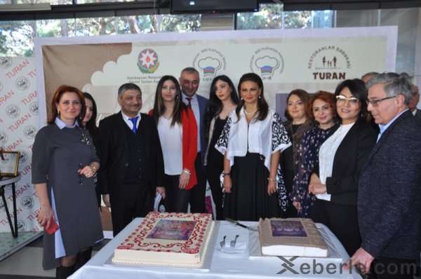 Sumqayıtda “Azərbaycan mətbəxi Qacarlar dövrünün bərpa edilmiş xörəkləri” kitabının təqdimatı - FOTOLAR