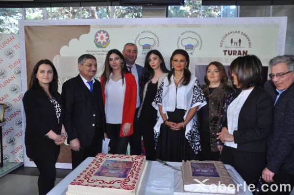 Sumqayıtda “Azərbaycan mətbəxi Qacarlar dövrünün bərpa edilmiş xörəkləri” kitabının təqdimatı - FOTOLAR