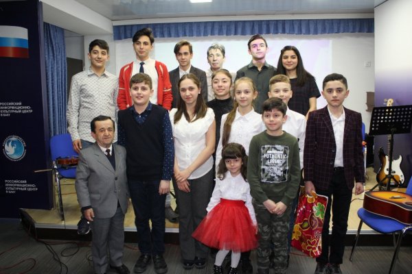 Sumqayıtın bu estrada qrupu Rusiya İnformasiya və Mədəniyyət Mərkəzində konsert təşkil edib - FOTO