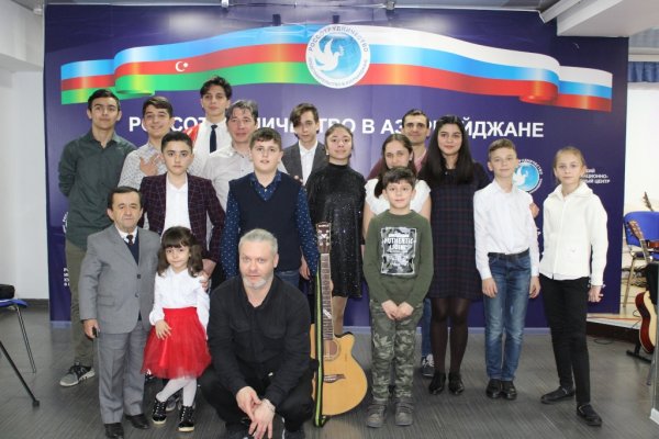Sumqayıtın bu estrada qrupu Rusiya İnformasiya və Mədəniyyət Mərkəzində konsert təşkil edib - FOTO