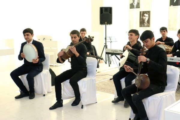 Sumqayıtda “Aleqro”, “Xəmsə” və “Anacan” - FOTO Sumqayıtda “Aleqro”, “Xəmsə” və “Anacan” - FOTO