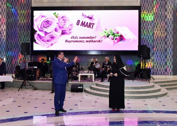 Zakir Fərəcov Sumqayıt qadınlarını təbrik etdi, fəxri fərmanlar verdi – FOTOLAR