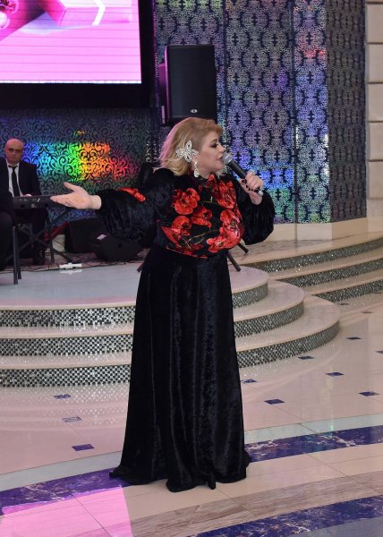 Zakir Fərəcov Sumqayıt qadınlarını təbrik etdi, fəxri fərmanlar verdi – FOTOLAR