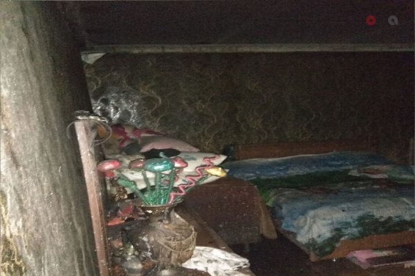 Sumqayıtda ev yanıb, azyaşlı uşaqlar xilas edilib - FOTO