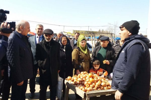 Zakir Fərəcov yarmarkada oldu, tapşırıqlar verdi - FOTOLAR
