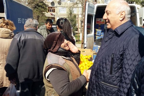 Zakir Fərəcov yarmarkada oldu, tapşırıqlar verdi - FOTOLAR