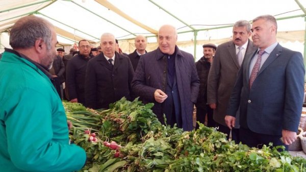 Zakir Fərəcov yarmarkada oldu, tapşırıqlar verdi - FOTOLAR