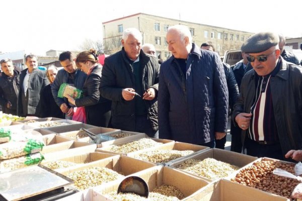 Zakir Fərəcov yarmarkada oldu, tapşırıqlar verdi - FOTOLAR